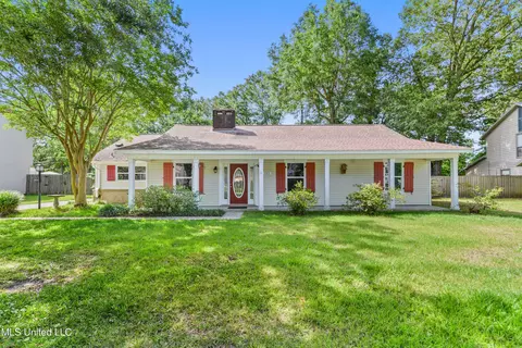 105 Laurie Ct, Ocean Springs, MS 39564