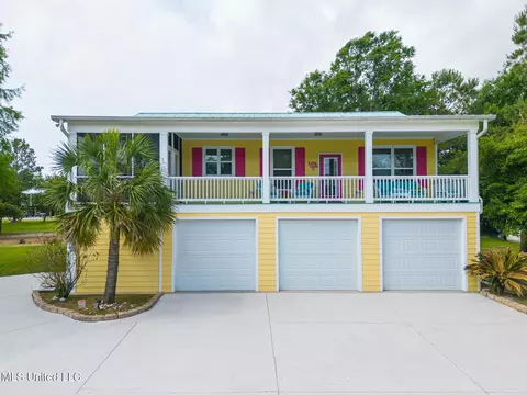 169 Vacation Ln, Waveland, MS 39576