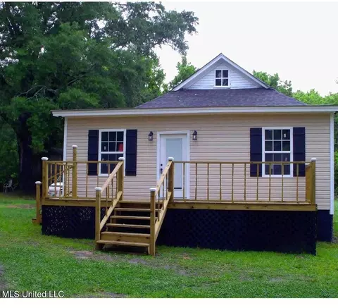 115 E Miller St, Hazlehurst, MS 39083