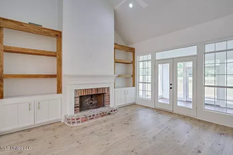Living - 138 Sunflower Rd, Madison, MS 39110 photo 1 of 3