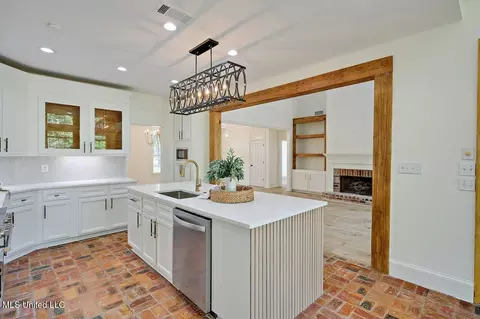 Kitchen - 138 Sunflower Rd, Madison, MS 39110 photo 2 of 4