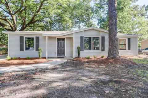 3217 Detroit Ave, Pascagoula, MS 39581