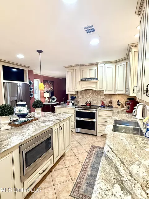 393 Lake Cherami Dr, Grenada, MS 38901 photo 15