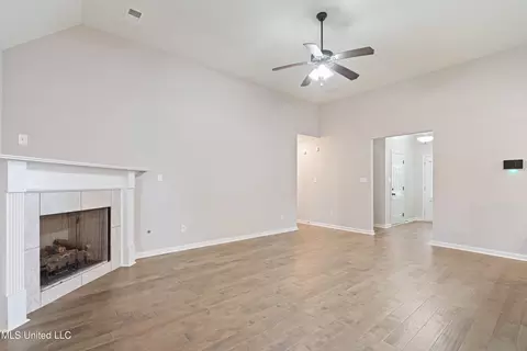 3246 Magnolia Ridge Dr, Hernando, MS 38632 photo 7