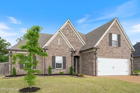 3246 Magnolia Ridge Dr, Hernando, MS 38632 photo 2