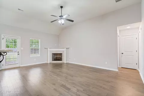 3246 Magnolia Ridge Dr, Hernando, MS 38632 photo 8