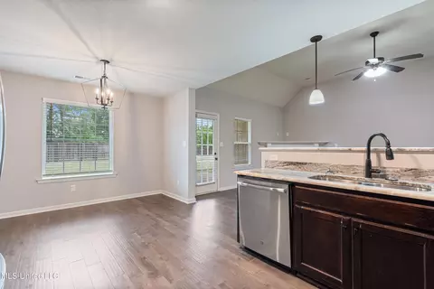 3246 Magnolia Ridge Dr, Hernando, MS 38632 photo 14