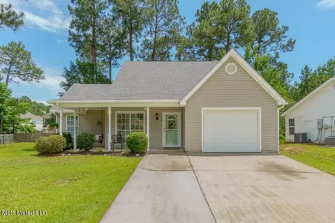 492 Royal Oak Dr, Pass Christian, MS 39571