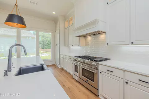 Kitchen - 609 Big Valley Loop, Flowood, MS 39232 photo 4 of 7