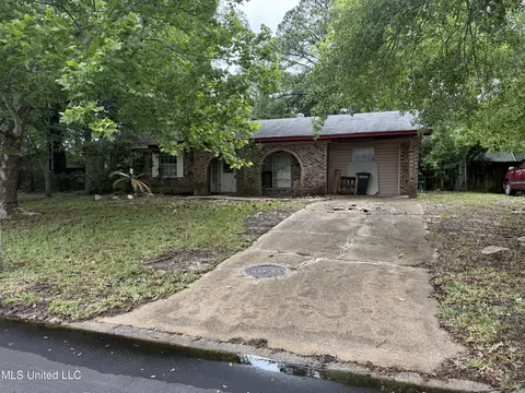 487 Ginger Dr, D'iberville, MS 39540