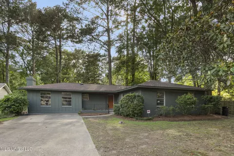 5457 Suffolk Dr, Jackson, MS 39211