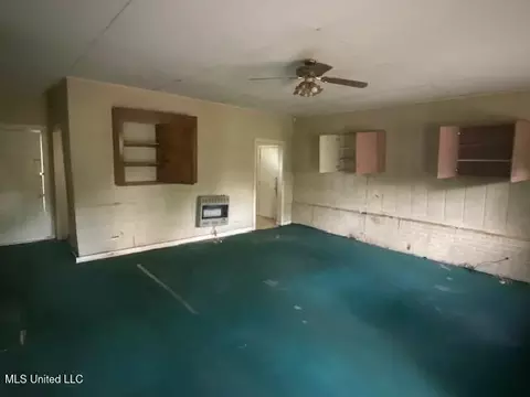 Living - 511 Forest Ave, Jackson, MS 39206 photo 1 of 3