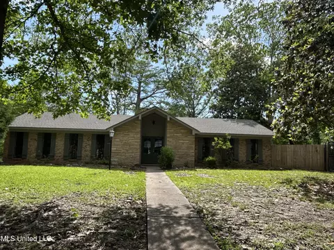 215 Quail Trl, Greenwood, MS 38930