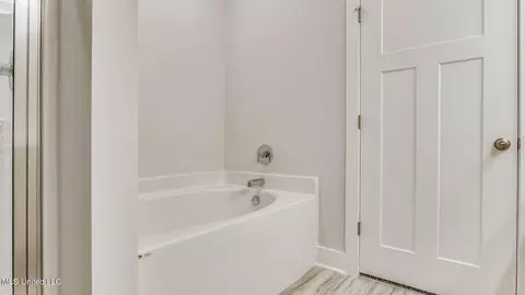 Bath - 708 Honeysuckle Loop, Canton, MS 39046 photo 3 of 4