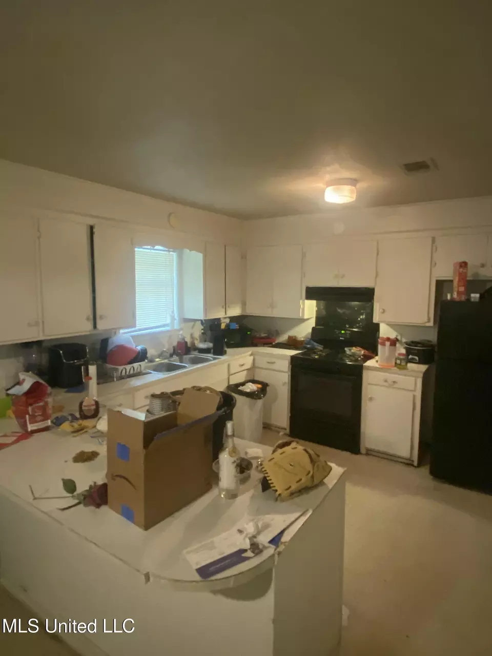 Kitchen - 351 E Academy St, Canton, MS 39046 photo 1 of 1