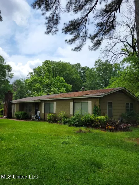Exterior - 1405 Dianne Dr, Jackson, MS 39204 photo 1 of 4