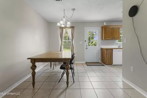 Dining - 34 Cobb Rd, Wiggins, MS 39577 photo 1 of 1