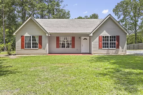 34 Cobb Rd, Wiggins, MS 39577