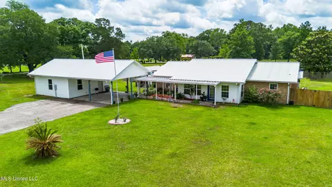 11192 Willie Lee Rd, Picayune, MS 39466