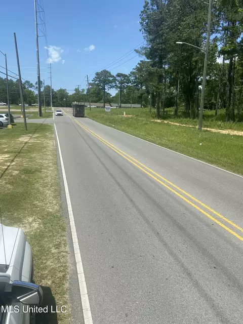 Hall Street, Wiggins, MS 39577 photo 4