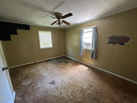 Bedroom - 117 SE 5th Ave, Magee, MS 39111 photo 4 of 4
