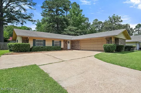 210 Kitchings Dr, Clinton, MS 39056