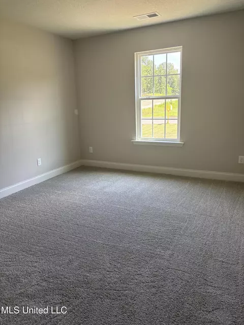 Bedroom - 966 Buttermilk Dr, Nesbit, MS 38651 photo 3 of 4