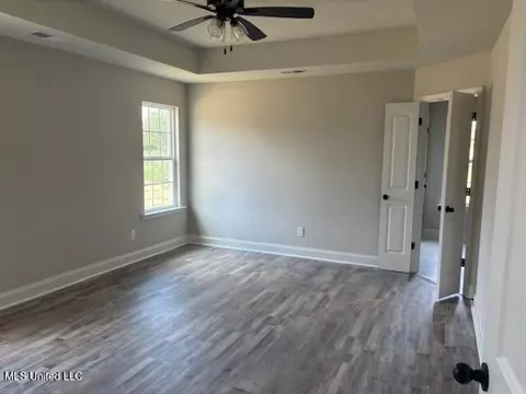 Entry Way - 966 Buttermilk Dr, Nesbit, MS 38651 photo 1 of 1