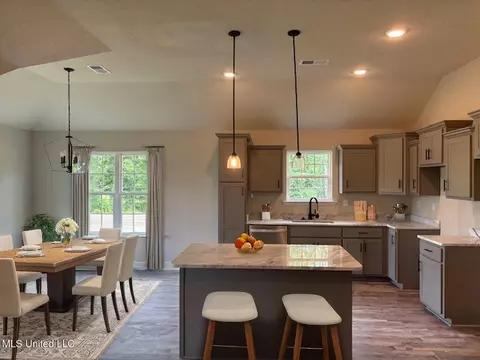 Kitchen - 966 Buttermilk Dr, Nesbit, MS 38651 photo 2 of 2