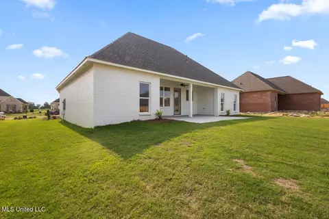 Exterior - 488 Aurora Cir, Canton, MS 39046 photo 5 of 8