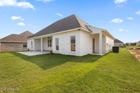 Exterior - 488 Aurora Cir, Canton, MS 39046 photo 6 of 8