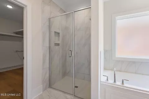 Bath - 488 Aurora Cir, Canton, MS 39046 photo 1 of 4