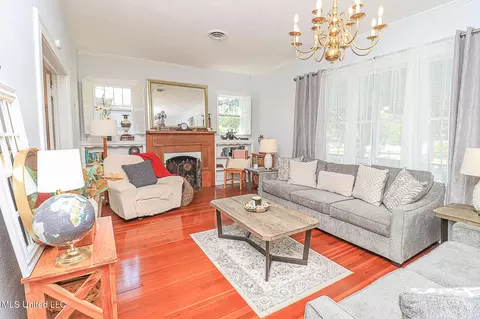 Living - 113 Cunningham St, Terry, MS 39170 photo 1 of 4