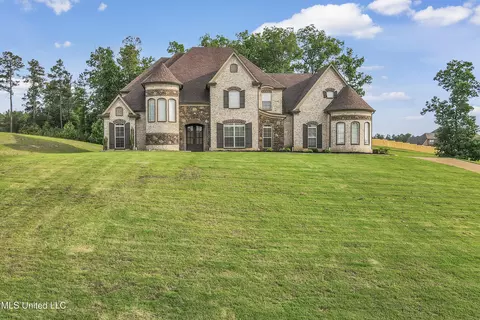 10515 S Long Bridge Rd, Olive Branch, MS 38654
