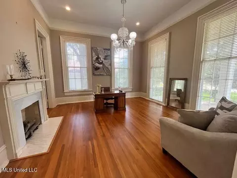 Living - 751 S Main St, Grenada, MS 38901 photo 1 of 1