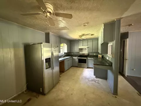 Kitchen - 709 Melvin Leach Rd, Union, MS 39365 photo 1 of 1