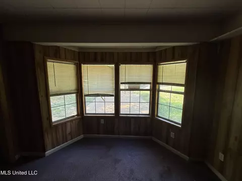Living - 709 Melvin Leach Rd, Union, MS 39365 photo 4 of 4