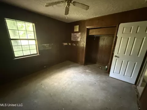 Bedroom - 709 Melvin Leach Rd, Union, MS 39365 photo 4 of 8