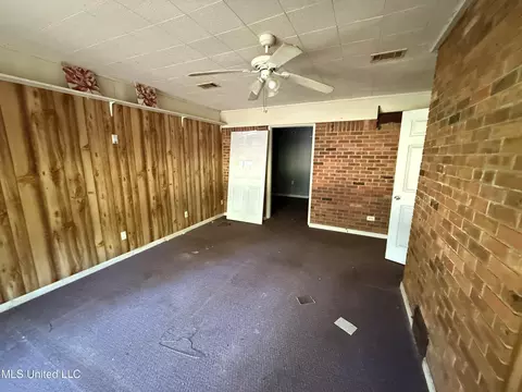 Bedroom - 709 Melvin Leach Rd, Union, MS 39365 photo 2 of 8
