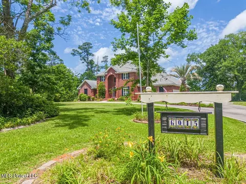 6015 Monticilla Cir, Ocean Springs, MS 39564