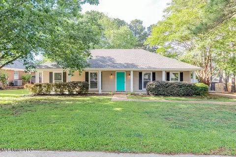 332 S Place Dr, Madison, MS 39110
