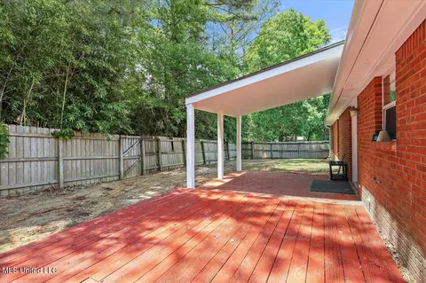 Exterior - 128 Chestnut Dr, Brandon, MS 39047 photo 6 of 7