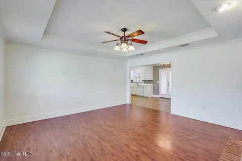 Living - 128 Chestnut Dr, Brandon, MS 39047 photo 1 of 4