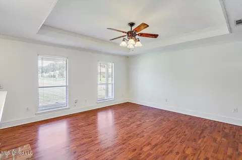 Living - 128 Chestnut Dr, Brandon, MS 39047 photo 4 of 4