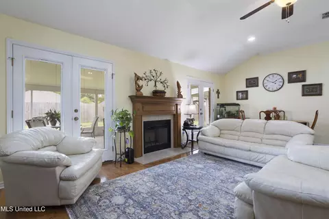 311 Pinecrest Blvd, Long Beach, MS 39560 photo 5