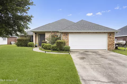 311 Pinecrest Blvd, Long Beach, MS 39560
