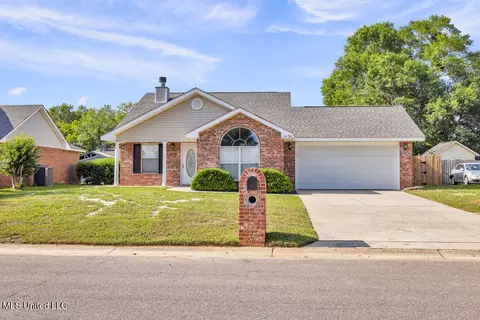 14196 Maple Ct, Gulfport, MS 39503