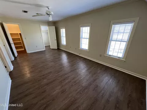 Bedroom - 1 Village Green Cir, Jackson, MS 39211 photo 4 of 5