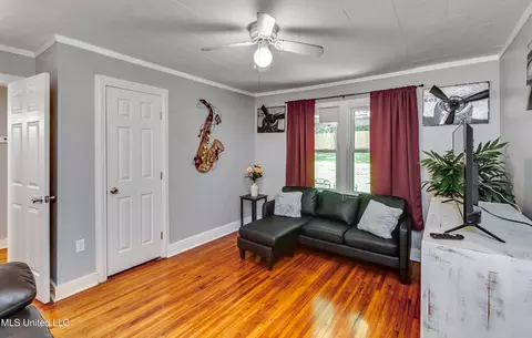Living - 1808 Myrtle St, Jackson, MS 39202 photo 3 of 5