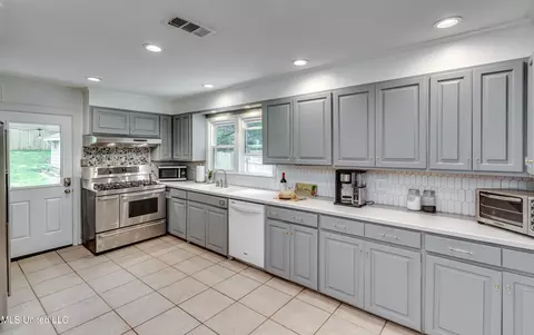 Kitchen - 1808 Myrtle St, Jackson, MS 39202 photo 3 of 8